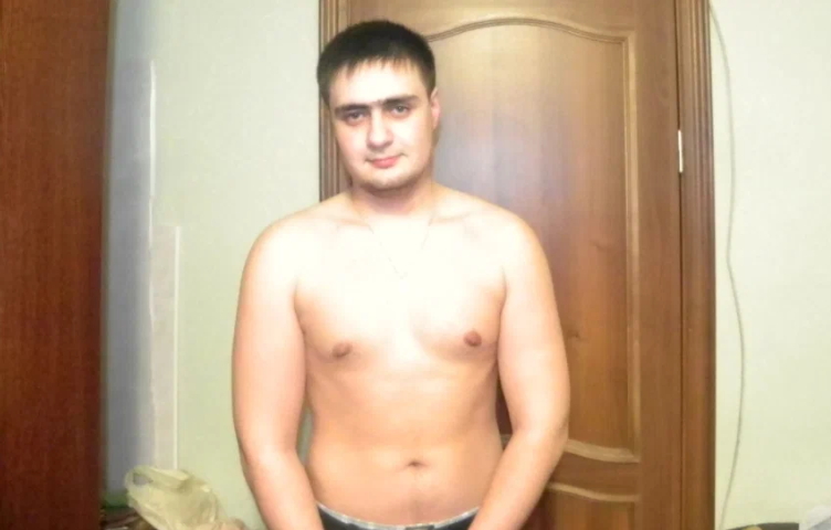 Алексей Лешков в 22 года. Как видите он обладал нормальным телосложением.
